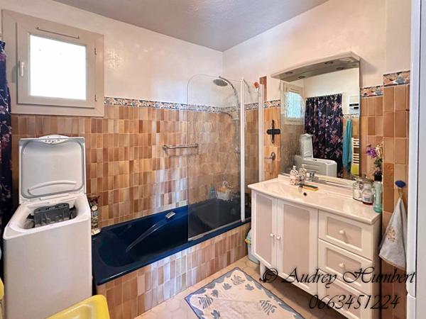 VOLX,  BELLE VILLA de 2 appartements, 132 m² sur 1300 m² en pleine nature