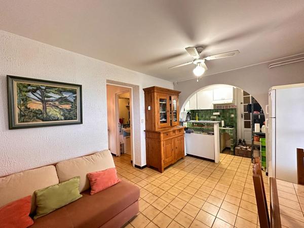 VOLX,  BELLE VILLA de 2 appartements, 132 m² sur 1300 m² en pleine nature