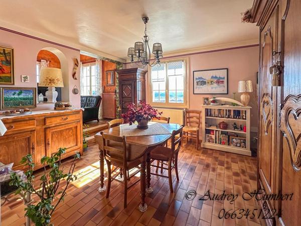 VOLX,  BELLE VILLA de 2 appartements, 132 m² sur 1300 m² en pleine nature