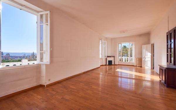 Maison à vendre    5 pièces • 155 m2 Manosque