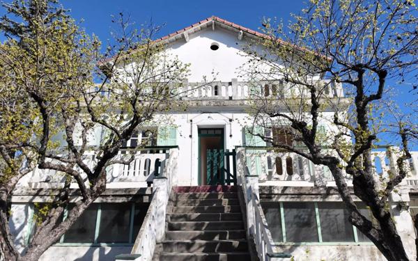 Maison à vendre    5 pièces • 155 m2 Manosque