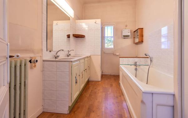 Maison à vendre    5 pièces • 155 m2 Manosque