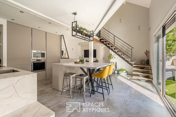 Maison ancienne à la rénovation contemporaine avec piscine et jardin