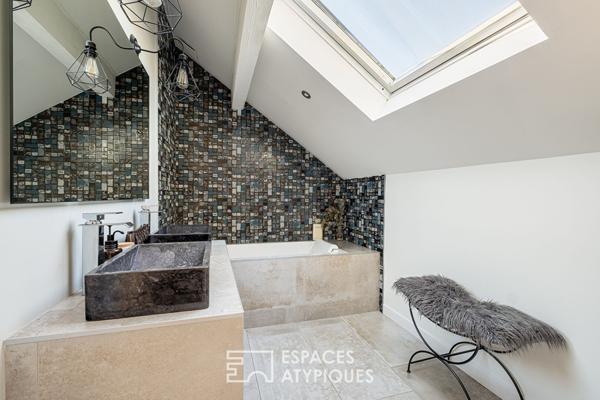 Maison ancienne à la rénovation contemporaine avec piscine et jardin