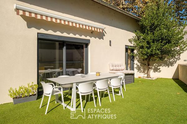 Maison ancienne à la rénovation contemporaine avec piscine et jardin