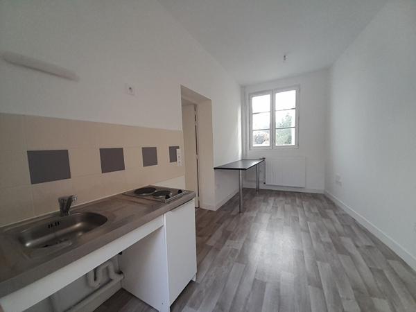 86140 SCORBE CLAIRVAUX RARE Appartement Scorbe Clairvaux au rez-de-chaussée 25.97 m2