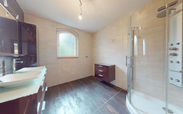 Maison à vendre    8 pièces •  Ay-sur-Moselle