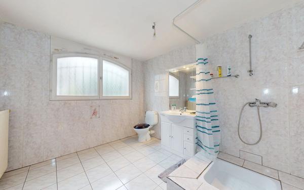 Maison à vendre    8 pièces •  Ay-sur-Moselle