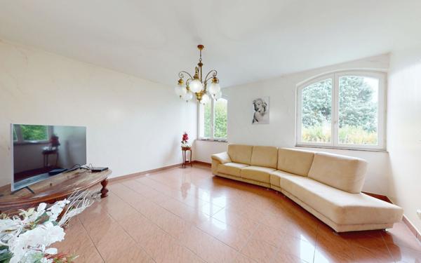 Maison à vendre    8 pièces •  Ay-sur-Moselle