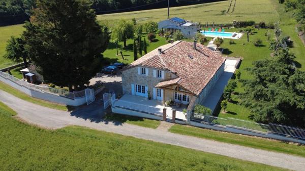 Propriété de Caractère – 260 m² habitables – Prestations haut de gamme – Piscine & Spa –