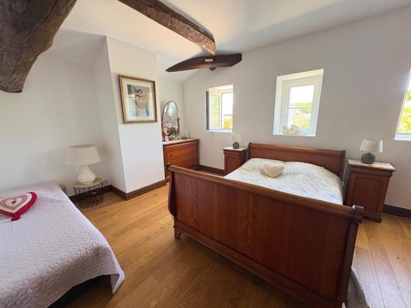 Propriété de Caractère – 260 m² habitables – Prestations haut de gamme – Piscine & Spa –