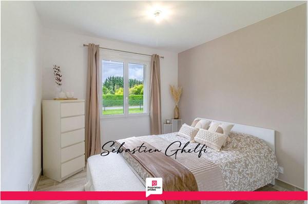 maison de plain-pied avec 3 chambres cellier grand terrain de 1860 m²