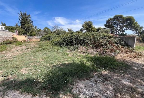 Terrain 1872m2 et garage