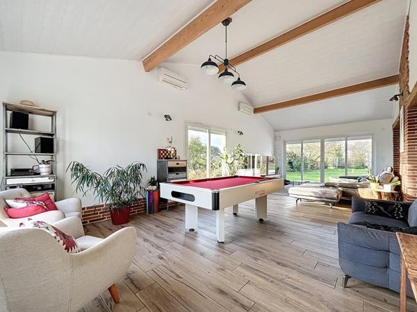 Maison T7 de 200m² avec nombreuse dépendance sur plus de 8600m² de terrain