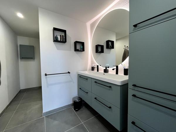 Maison T7 de 200m² avec nombreuse dépendance sur plus de 8600m² de terrain