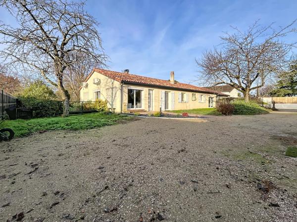Maison T7 de 200m² avec nombreuse dépendance sur plus de 8600m² de terrain