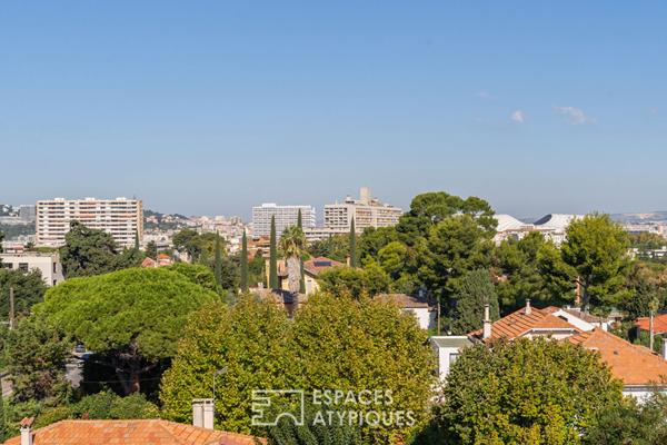 Triplex en dernier étage avec vue dégagée, Mazargues, Marseille