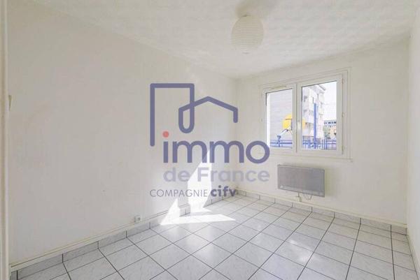 Appartement 4 pièces                                        - 38400 Saint-Martin-d'Hères Réf : 21755-IMMODEFRANCE69