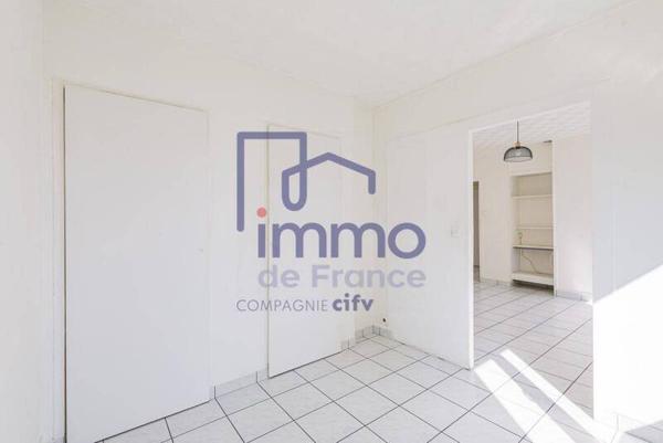 Appartement 4 pièces                                        - 38400 Saint-Martin-d'Hères Réf : 21755-IMMODEFRANCE69