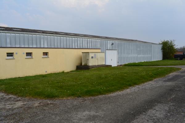 Vendeuil Batiment commercial 200 m2  sur Terrain 1350 m2