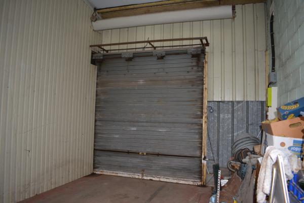 Vendeuil Batiment commercial 200 m2  sur Terrain 1350 m2