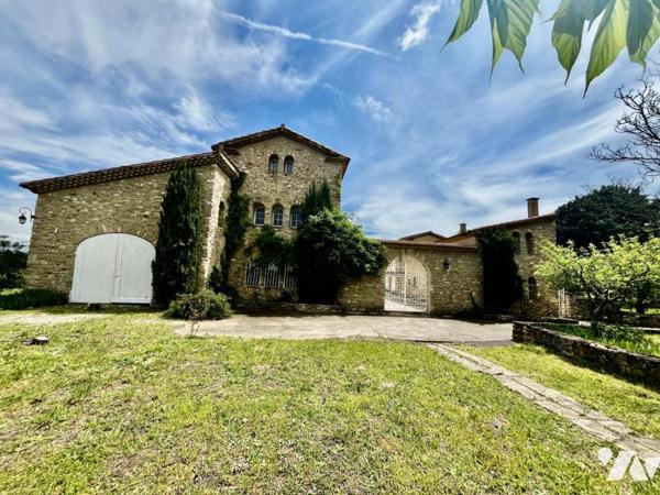 Propriété sur 12 ha proche d'Uzès et Avignon avec piscine