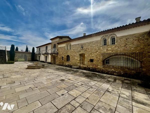 Propriété sur 12 ha proche d'Uzès et Avignon avec piscine