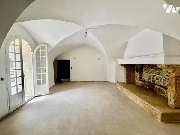 Propriété sur 12 ha proche d'Uzès et Avignon avec piscine