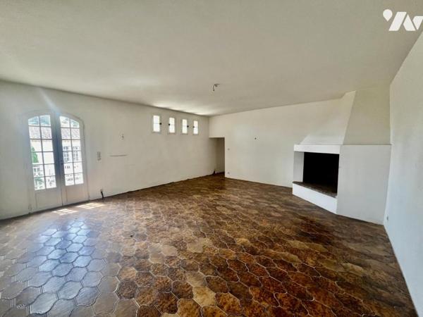 Propriété sur 12 ha proche d'Uzès et Avignon avec piscine