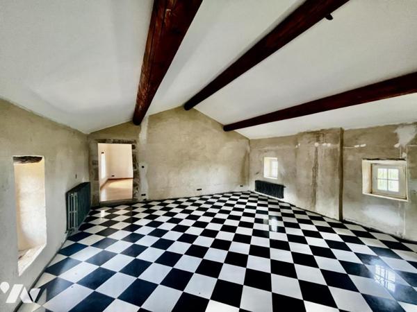 Propriété sur 12 ha proche d'Uzès et Avignon avec piscine