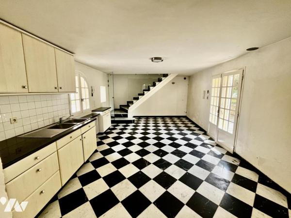 Propriété sur 12 ha proche d'Uzès et Avignon avec piscine