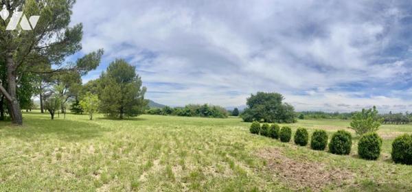 Propriété sur 12 ha proche d'Uzès et Avignon avec piscine
