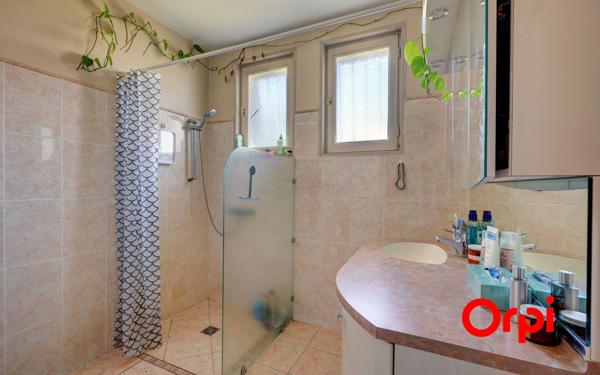 Maison à vendre    4 pièces •  Saint-Genis-Laval