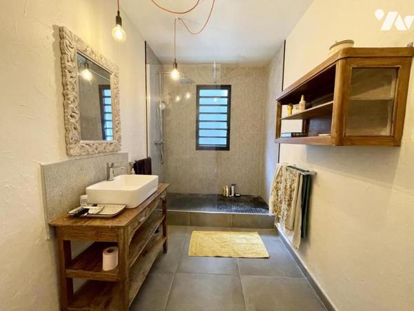 SAINT DENIS VILLA T5 AVEC VUE MER/MONTAGNE