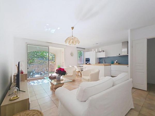 Belgentier - Grand T3, 68 m², pkg, piscine, ss vis à vis - Domaine sécurisé