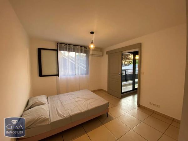Appartement à louer 2 pièces 33.67m² La Possession (97419)