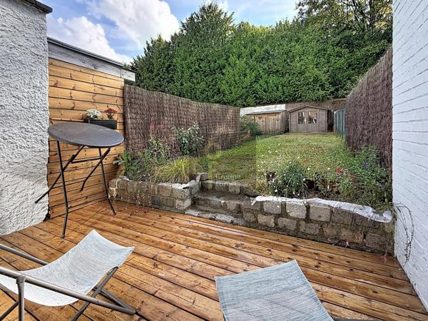 Très jolie maison 1930, 3 chambres avec son adorable jardin sud à 7 mn à pied du tram