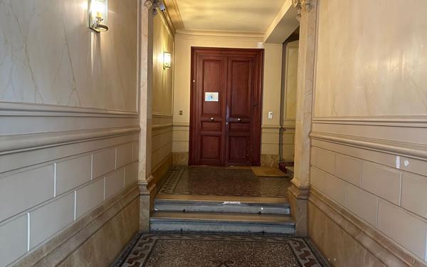 Appartement à vendre    2 pièces • 7,20 m2 Paris 9