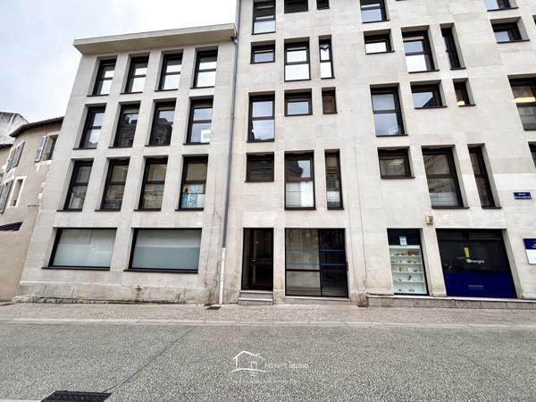 PLATEAU 123 m2 + 1 place de parking sécurisée au sous-sol Poitiers (86000)