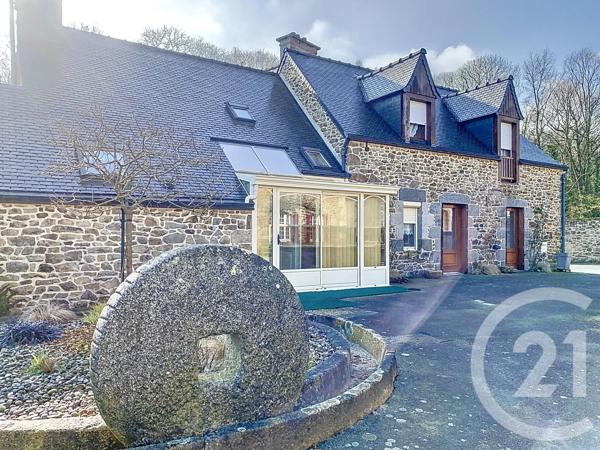 Maison à vendre  6 pièces - 135 m 2   PLOUMAGOAR  - 22