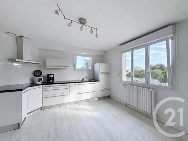 Maison à vendre  6 pièces - 135 m 2   PLOUMAGOAR  - 22