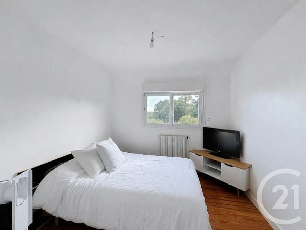 Maison à vendre  6 pièces - 135 m 2   PLOUMAGOAR  - 22
