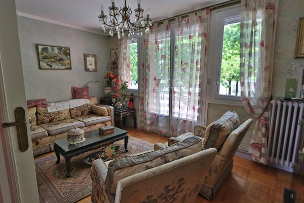 Maison en centre-ville, 3 chambres, jardin clos et garage - 75 m² habitables