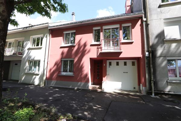Maison en centre-ville, 3 chambres, jardin clos et garage - 75 m² habitables