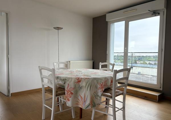 SOUS OFFRE - Appartement T2 de 48.29 m² dernier étage avec terrasse 27 m², parking et cave