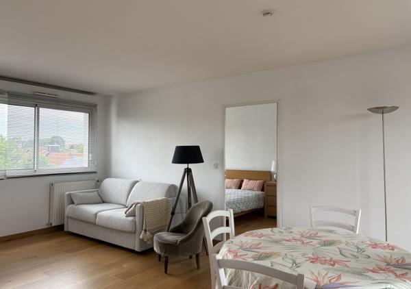 SOUS OFFRE - Appartement T2 de 48.29 m² dernier étage avec terrasse 27 m², parking et cave