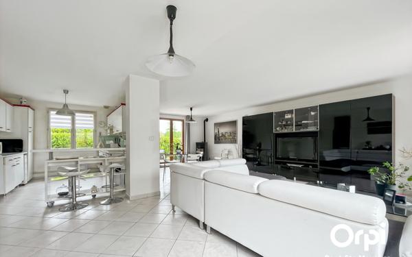 Maison à vendre    8 pièces • 123 m2 Verneuil-en-Halatte