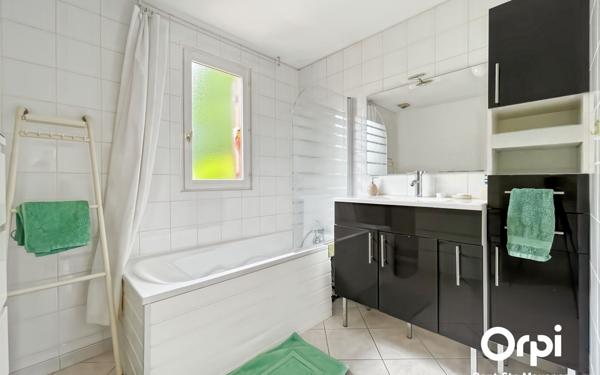 Maison à vendre    8 pièces • 123 m2 Verneuil-en-Halatte