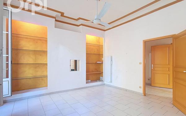 Appartement à vendre    4 pièces • 108,55 m2 Toulon