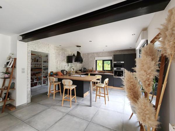 Maison de campagne, ses dépendances et son terrain de 2.13Ha